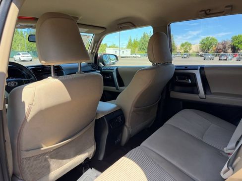 Used 2022 Toyota 4Runner SR5 AWD/4WD image 33