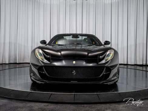 Used 2022 Ferrari 812 GTS RWD image 3