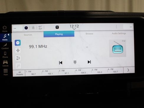 Used 2024 Jeep Wrangler Unlimited image 13