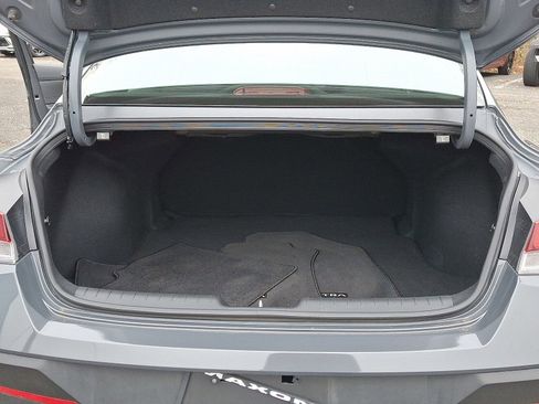 Certified 2025 Hyundai Elantra Sport image 29