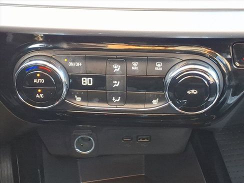 Used 2024 Chevrolet Trax LT w/ Driver Confidence Package image 13