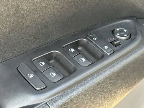 Used 2026 Hyundai Venue SEL FWD image 20