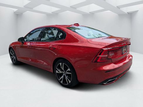 Used 2022 Volvo S60 T8 R-Design Expression AWD/4WD image 5