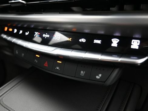 Used 2025 Cadillac XT4 Sport FWD image 19