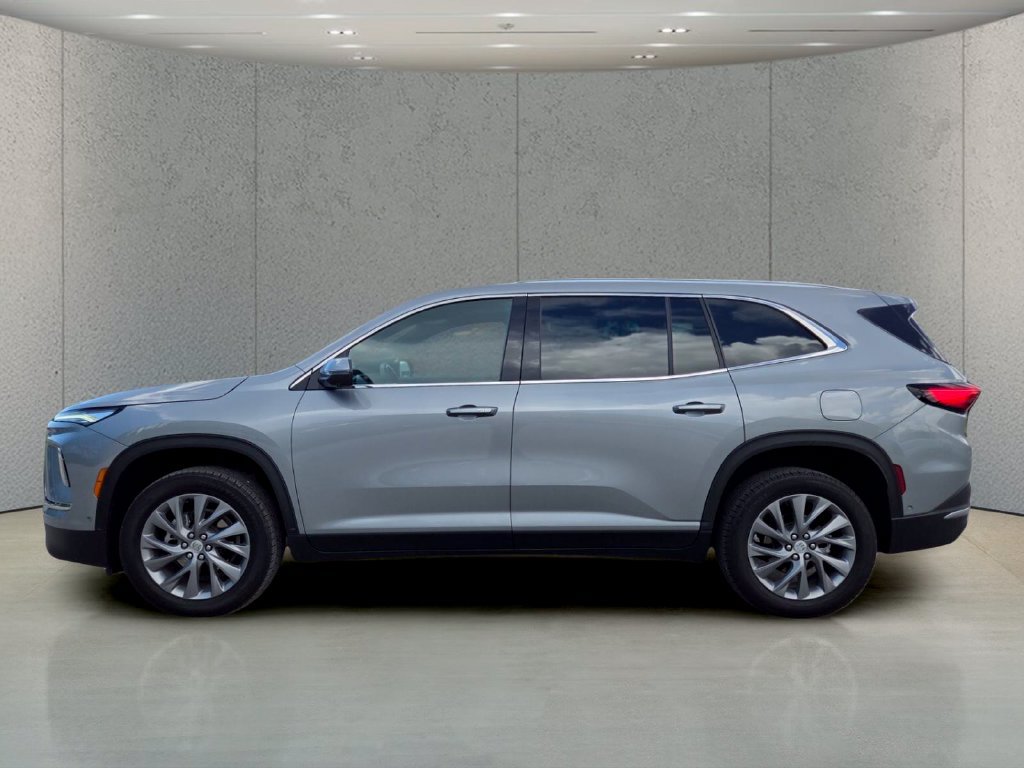 Used 2025 Buick Enclave Preferred w/ Super Cruise Package FWD image 9