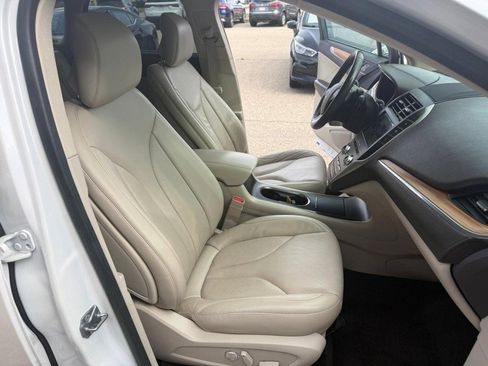 Used 2018 Lincoln MKC Select w/ Select Plus Package image 18