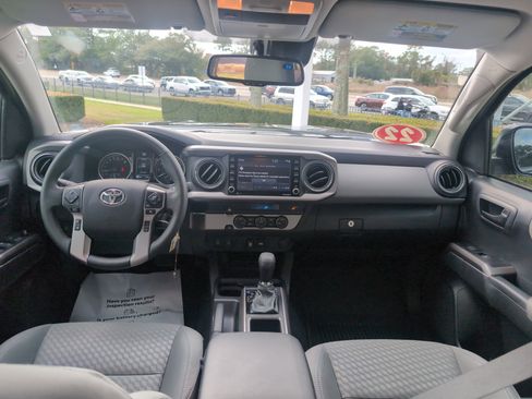 Certified 2022 Toyota Tacoma SR5 image 28