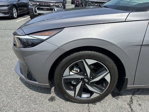 Used 2023 Hyundai Elantra Limited FWD image 19