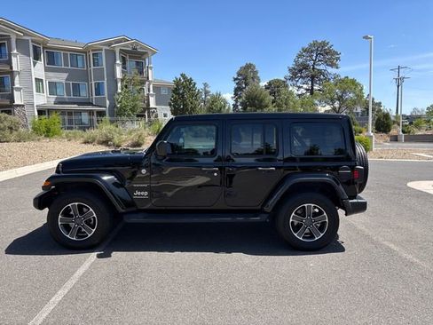 Used 2023 Jeep Wrangler Unlimited Sahara AWD/4WD image 6