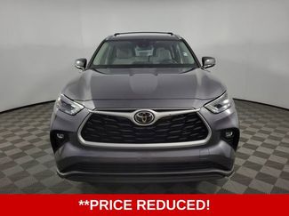 Used 2023 Toyota Highlander XLE video 2