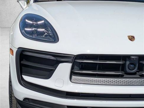 Certified 2025 Porsche Macan image 19