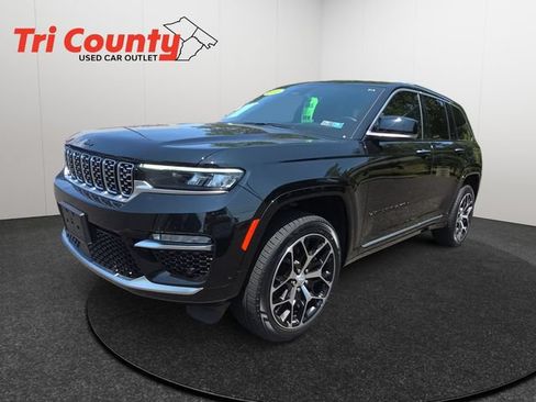 Used 2022 Jeep Grand Cherokee Summit AWD/4WD image 3
