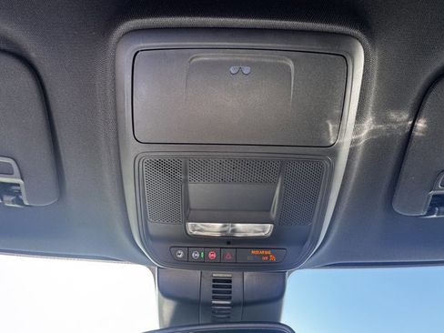 Used 2025 Buick Enclave Preferred image 21