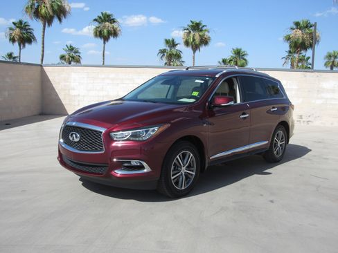 Used 2020 INFINITI QX60 Luxe w/ Essential Package FWD image 1