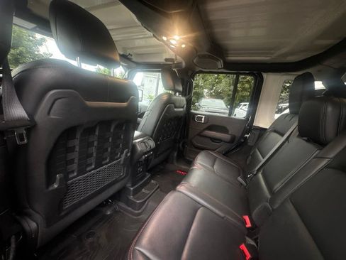 Used 2023 Jeep Wrangler Unlimited Rubicon w/ Cold Weather Group AWD/4WD image 20