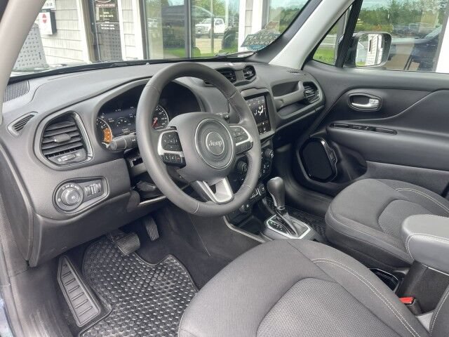 Used 2023 Jeep Renegade Altitude w/ Sun/Sound Group AWD/4WD image 7