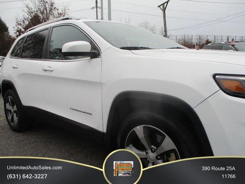 Used 2019 Jeep Cherokee Limited AWD/4WD image 22