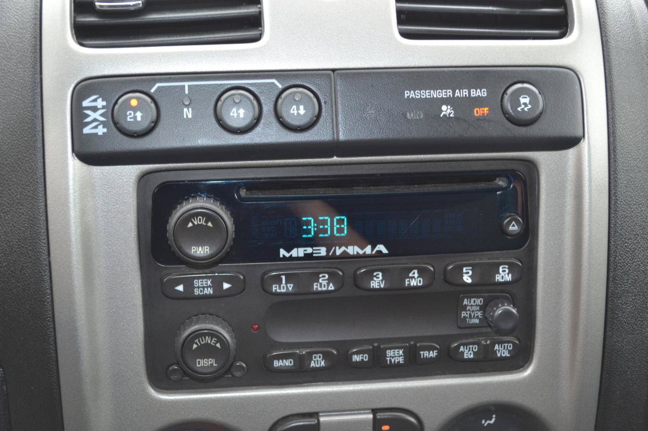 Used 2011 Chevrolet Colorado LT AWD/4WD image 15