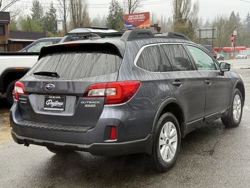 Used 2017 Subaru Outback 2.5i Premium image 7