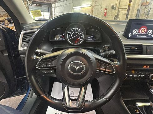 Used 2018 MAZDA MAZDA3 Touring FWD image 14