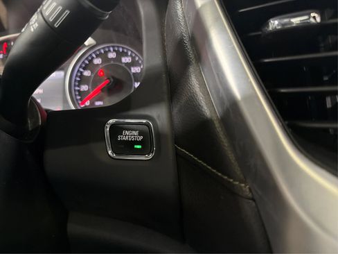 Used 2023 GMC Acadia SLE w/ Driver Convenience Package FWD image 23