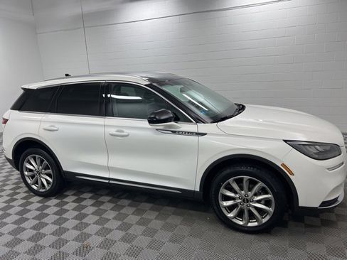 Used 2022 Lincoln Corsair AWD w/ Premium Package image 4