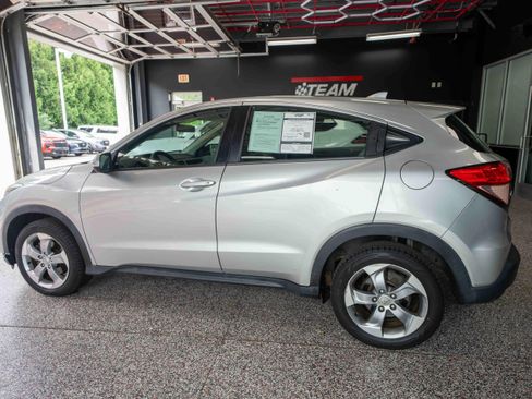 Used 2016 Honda HR-V LX image 2
