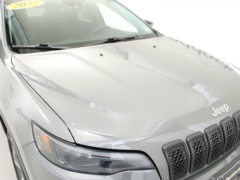 Used 2022 Jeep Cherokee Limited AWD/4WD image 13
