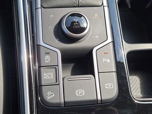 Certified 2024 Kia Sorento SX image 35