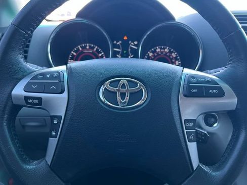 Used 2012 Toyota Highlander Limited w/ Tow Pkg AWD/4WD image 23