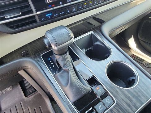 Certified 2023 Toyota Sienna Limited AWD/4WD image 15