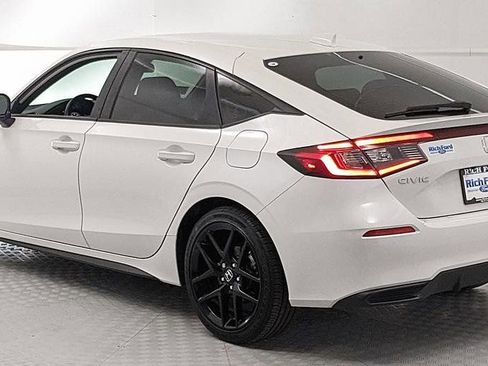 Used 2025 Honda Civic Sport image 4