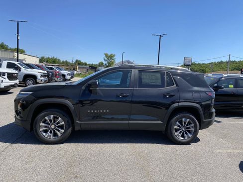 New 2026 Chevrolet Equinox LT w/ Convenience Package II AWD/4WD image 2