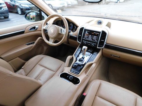 Used 2013 Porsche Cayenne Diesel AWD/4WD image 17
