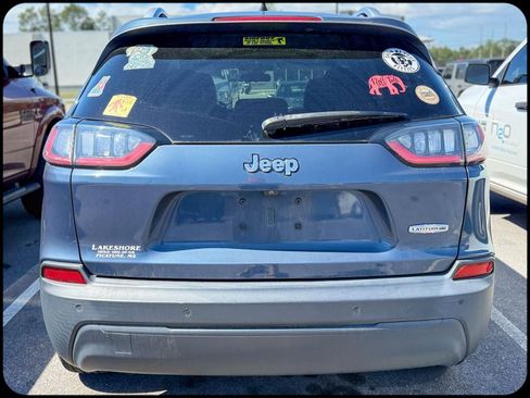 Used 2020 Jeep Cherokee Latitude Plus image 4