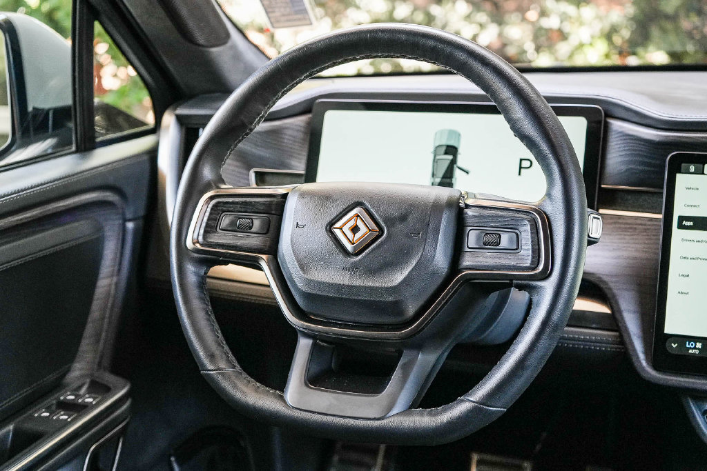 Used 2024 Rivian R1S Adventure Dual AWD/4WD image 14