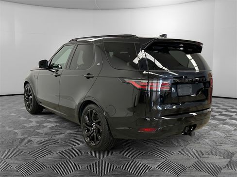 Used 2024 Land Rover Discovery Dynamic SE image 3