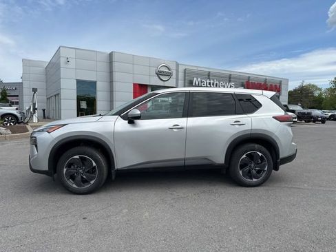 Certified 2024 Nissan Rogue SV AWD/4WD image 2