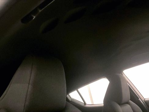 Used 2019 Toyota C-HR XLE image 21