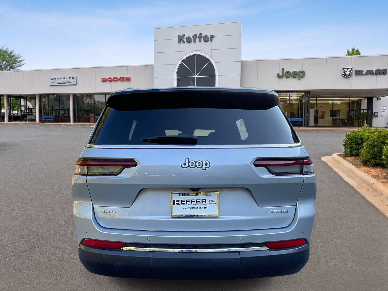 Certified 2024 Jeep Grand Cherokee L Laredo w/ Luxury Tech Group I AWD/4WD image 5