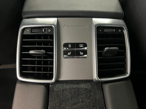 Used 2013 Porsche Panamera 4 image 31