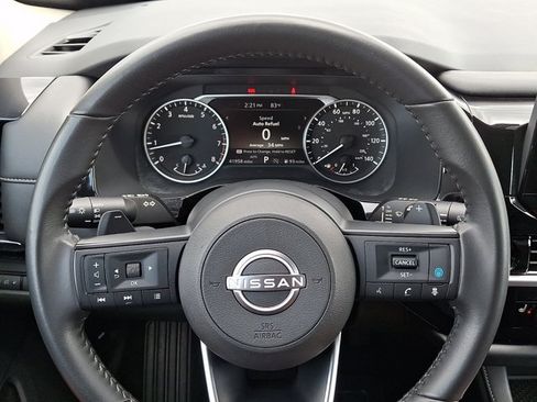 Used 2025 Nissan Pathfinder SV AWD/4WD image 18