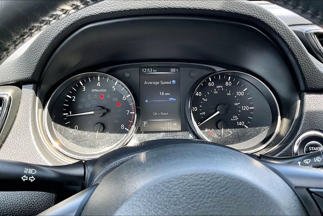 Certified 2017 Nissan Rogue SV w/ SV Premium Package AWD/4WD image 13