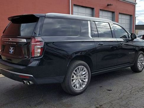 Used 2023 Chevrolet Suburban High Country w/ Premium Package 2 image 8