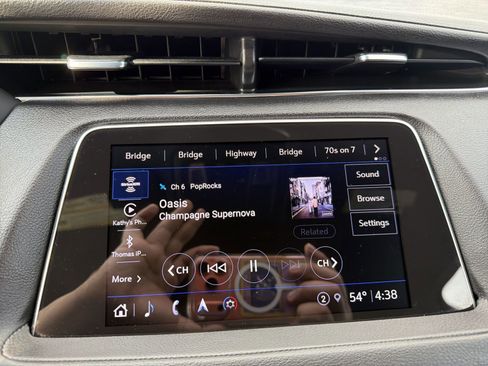 Used 2023 Cadillac XT4 Premium Luxury w/ Cold Weather Package AWD/4WD image 18