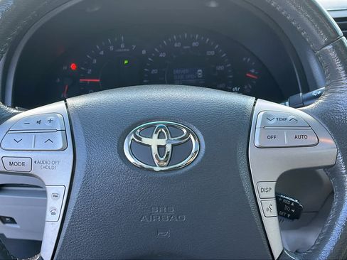 Used 2010 Toyota Camry XLE image 11