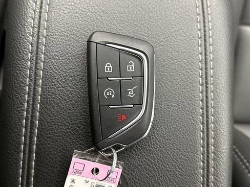 Used 2024 Cadillac XT4 Premium Luxury image 23