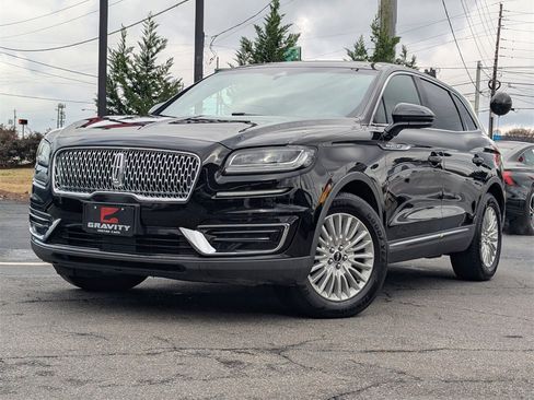 Used 2019 Lincoln Nautilus FWD image 2