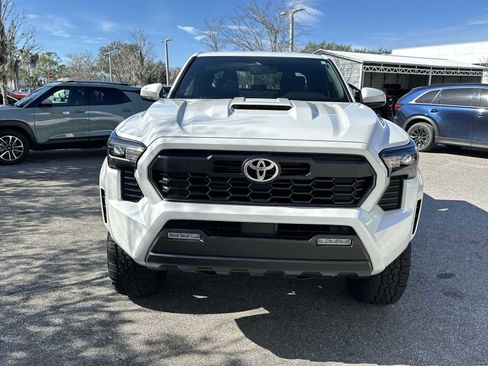 Used 2025 Toyota Tacoma TRD Sport image 9