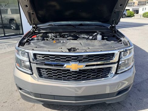 Used 2017 Chevrolet Suburban LT w/ Luxury Package image 11